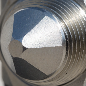 Threaded Hydraulic Fitting — detail 1